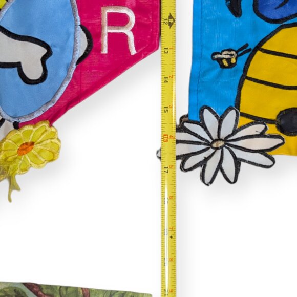 Group of 4 Spring Themed Outdoor Flags - Picture 9 of 14